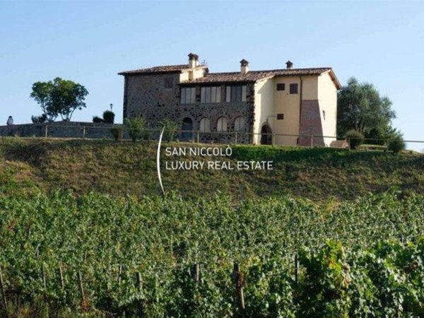 casa indipendente in vendita a Montevarchi