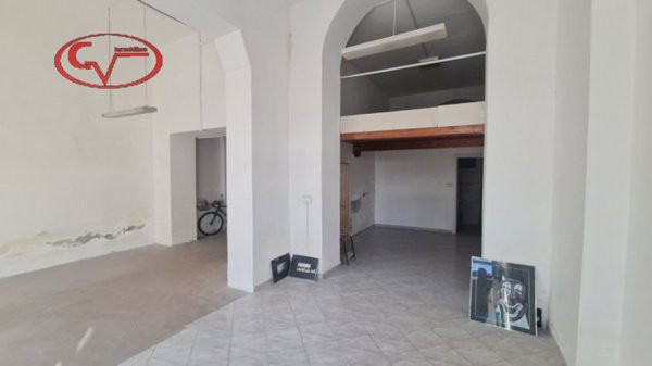 negozio in vendita a Montevarchi