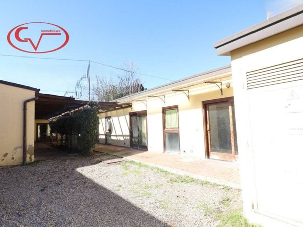 casa semindipendente in vendita a Montevarchi