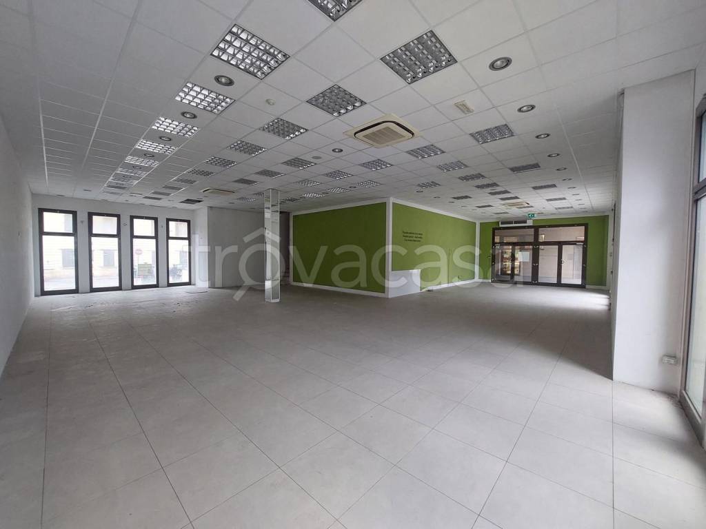 negozio in vendita a Montevarchi