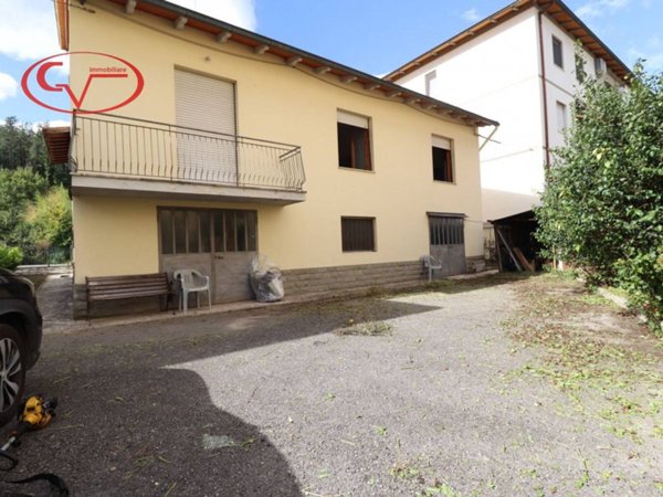 casa indipendente in vendita a Montevarchi