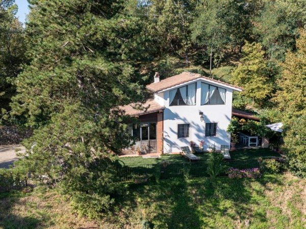 casa indipendente in vendita a Montevarchi