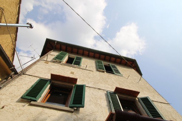 casa indipendente in vendita a Montevarchi in zona Caposelvi