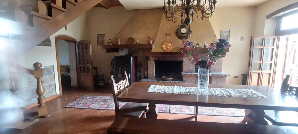 casa indipendente in vendita a Montevarchi in zona Levane