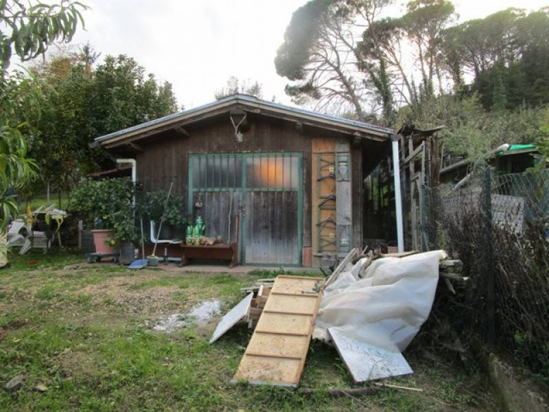 locale commerciale in vendita a Montevarchi