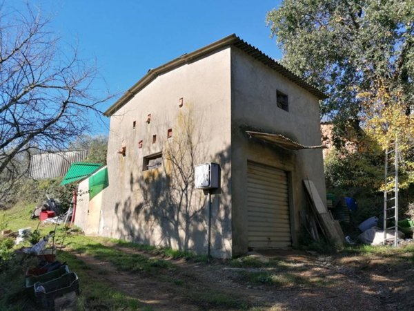 locale di sgombero in vendita a Montevarchi
