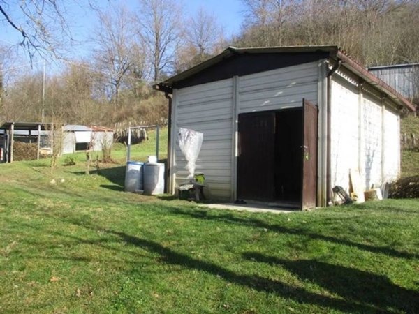 locale di sgombero in vendita a Montevarchi