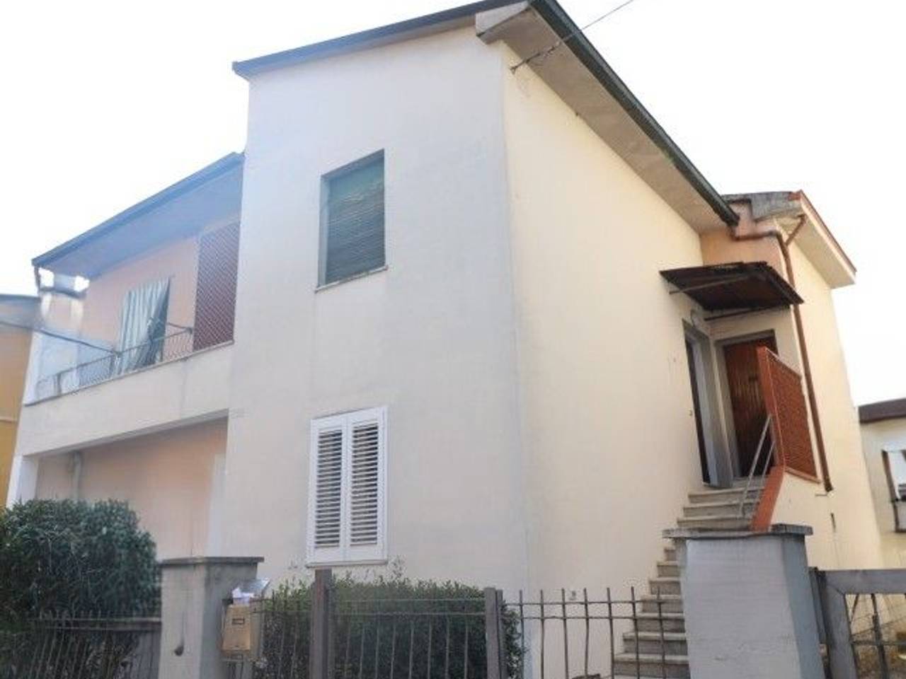 casa indipendente in vendita a Montevarchi