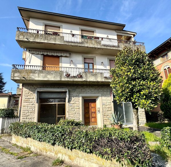 casa indipendente in vendita a Montevarchi