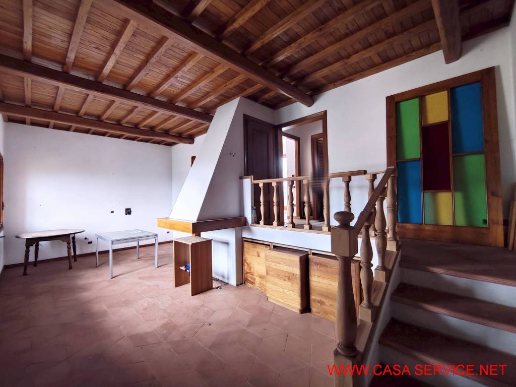 casa indipendente in vendita a Montevarchi
