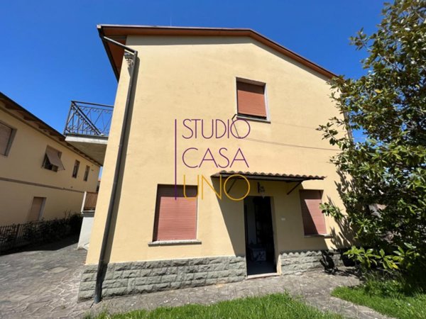 casa indipendente in vendita a Montevarchi in zona Mercatale Valdarno