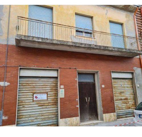 negozio in vendita a Montevarchi