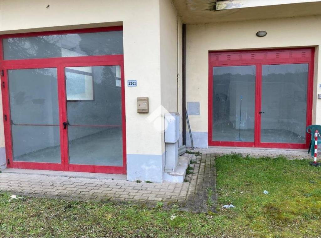 negozio in vendita a Montevarchi