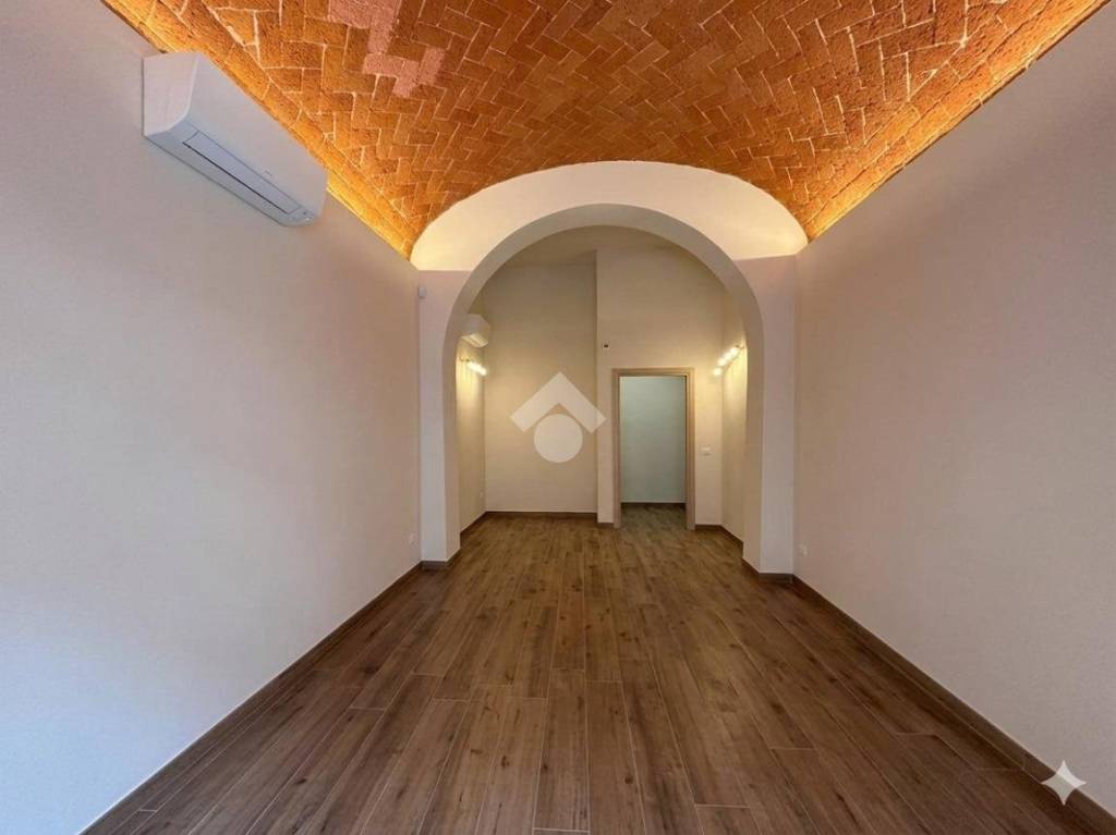 negozio in vendita a Montevarchi