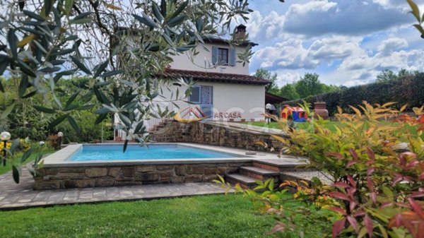 casa indipendente in vendita a Montevarchi