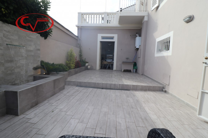 casa indipendente in vendita a Montevarchi