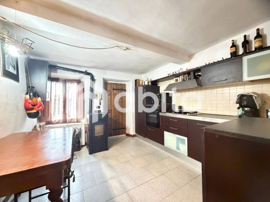 appartamento in vendita a Montevarchi in zona Moncioni