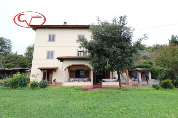 casa indipendente in vendita a Montevarchi