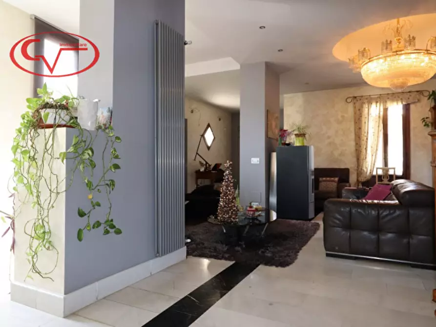 casa indipendente in vendita a Montevarchi