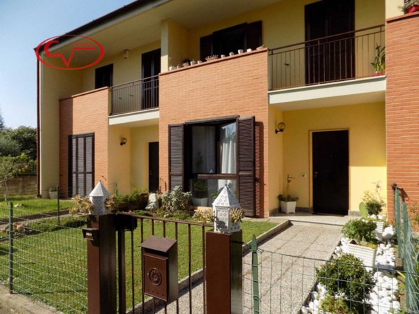 casa indipendente in vendita a Montevarchi