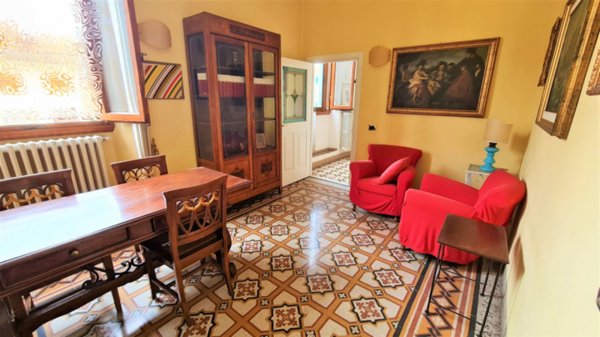 casa semindipendente in vendita a Montevarchi