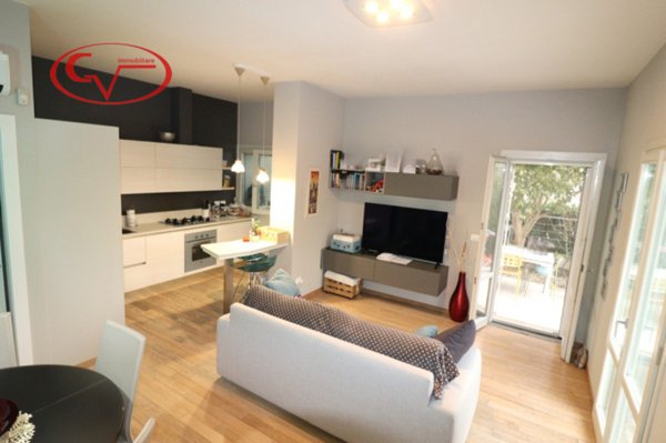 casa indipendente in vendita a Montevarchi