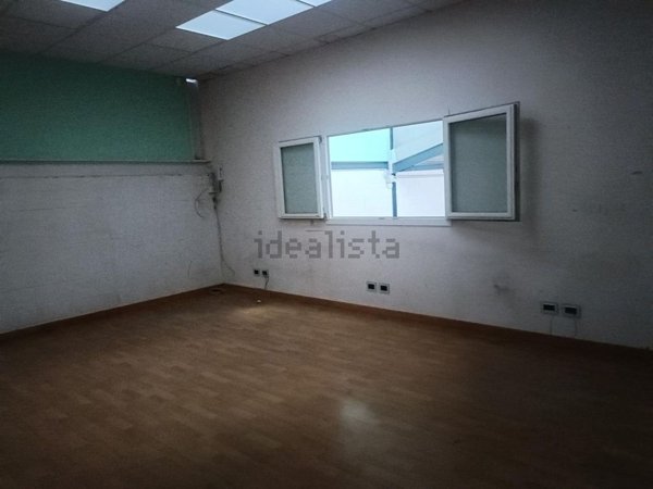 locale commerciale in vendita a Montevarchi