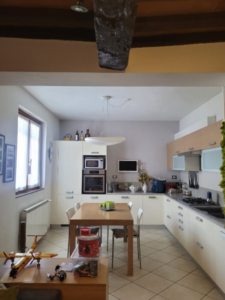 casa indipendente in vendita a Montevarchi