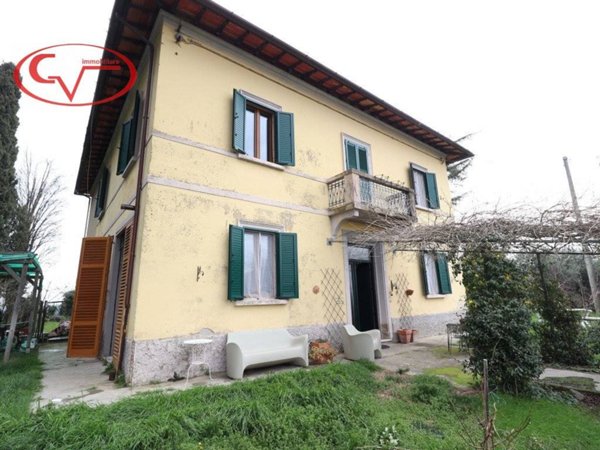casa indipendente in vendita a Montevarchi
