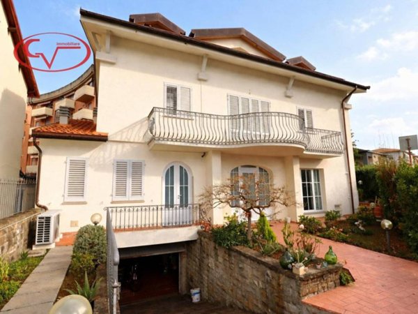 casa indipendente in vendita a Montevarchi