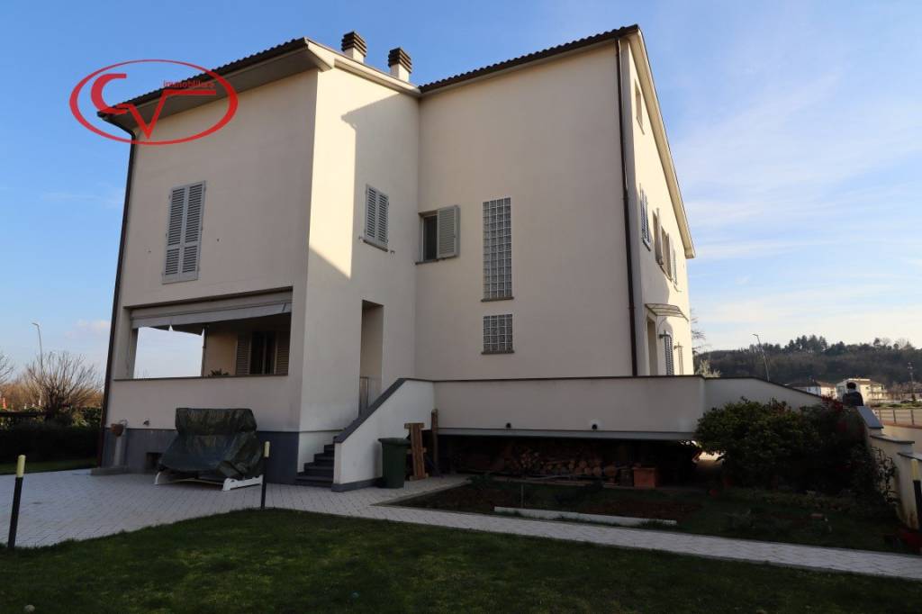casa indipendente in vendita a Montevarchi