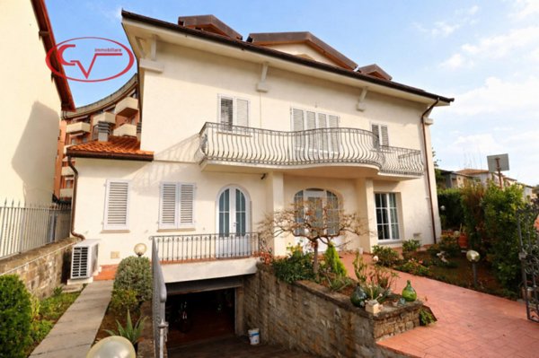 casa indipendente in vendita a Montevarchi