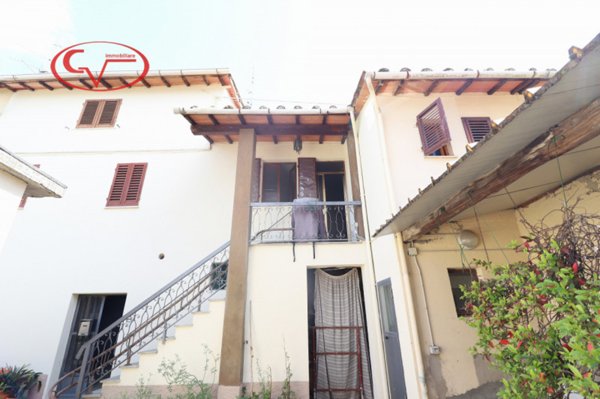casa indipendente in vendita a Montevarchi in zona Levanella
