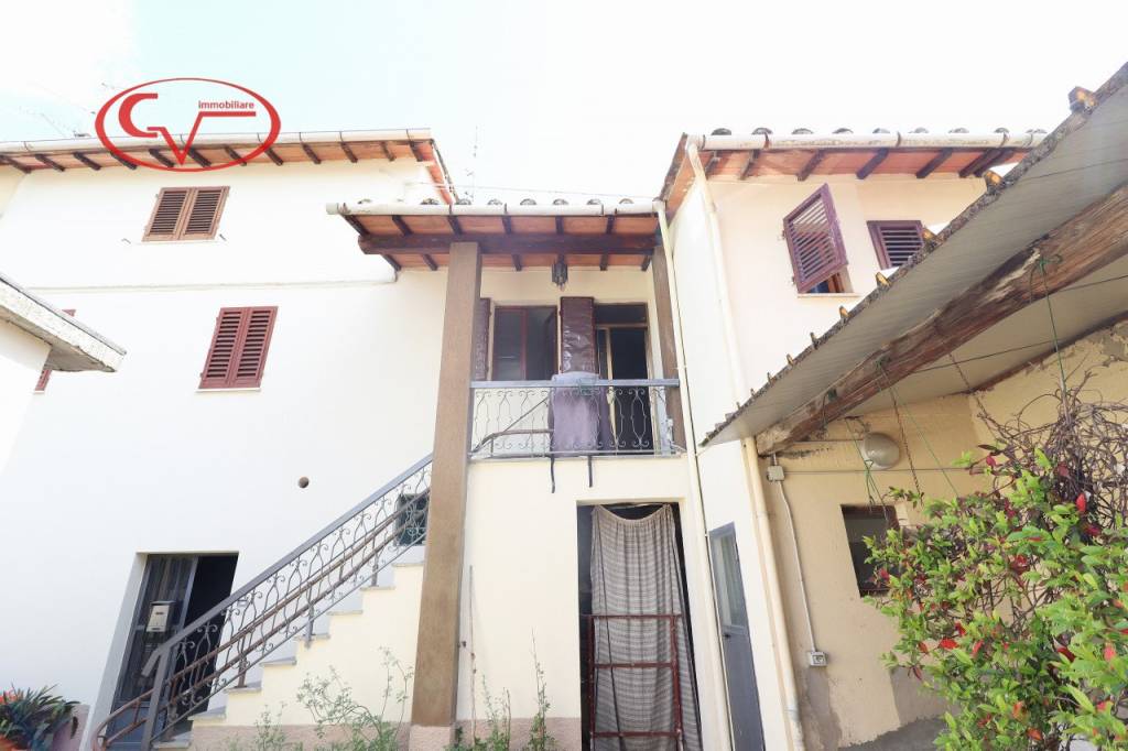casa indipendente in vendita a Montevarchi in zona Levanella