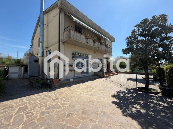 capannone in vendita a Montevarchi in zona Levanella
