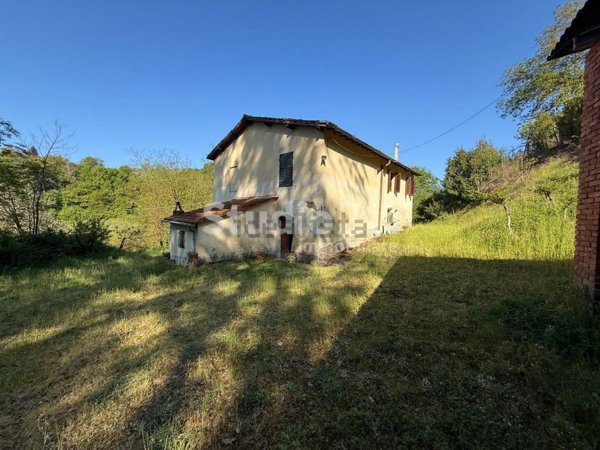 casa indipendente in vendita a Montevarchi