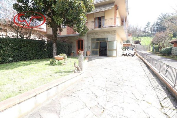 casa indipendente in vendita a Montevarchi