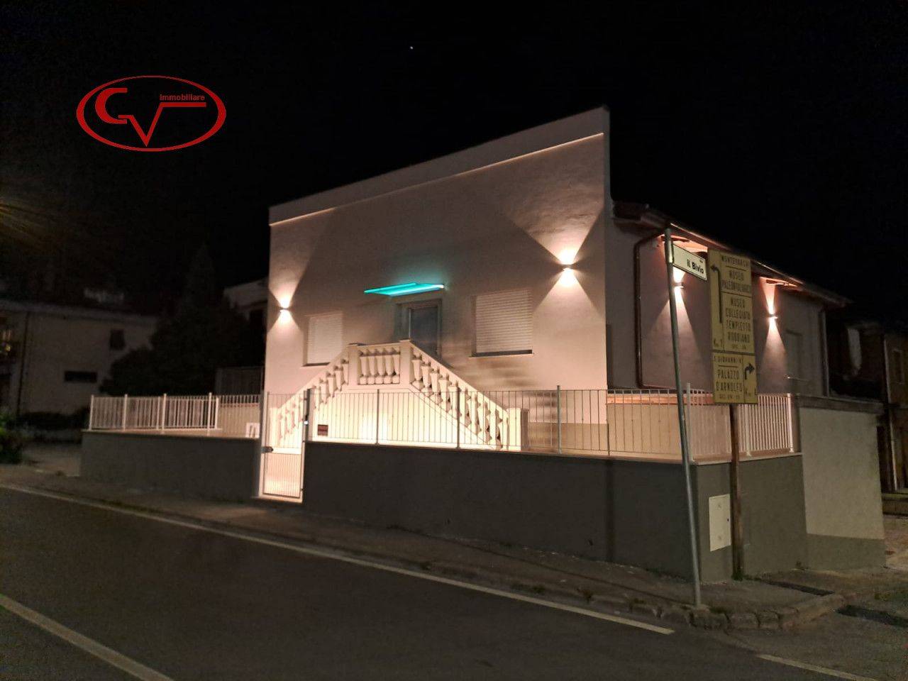 casa indipendente in vendita a Montevarchi
