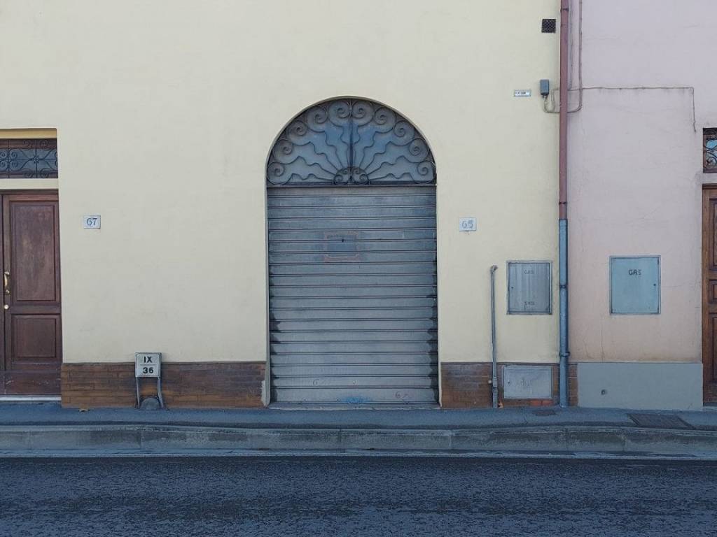 negozio in vendita a Montevarchi
