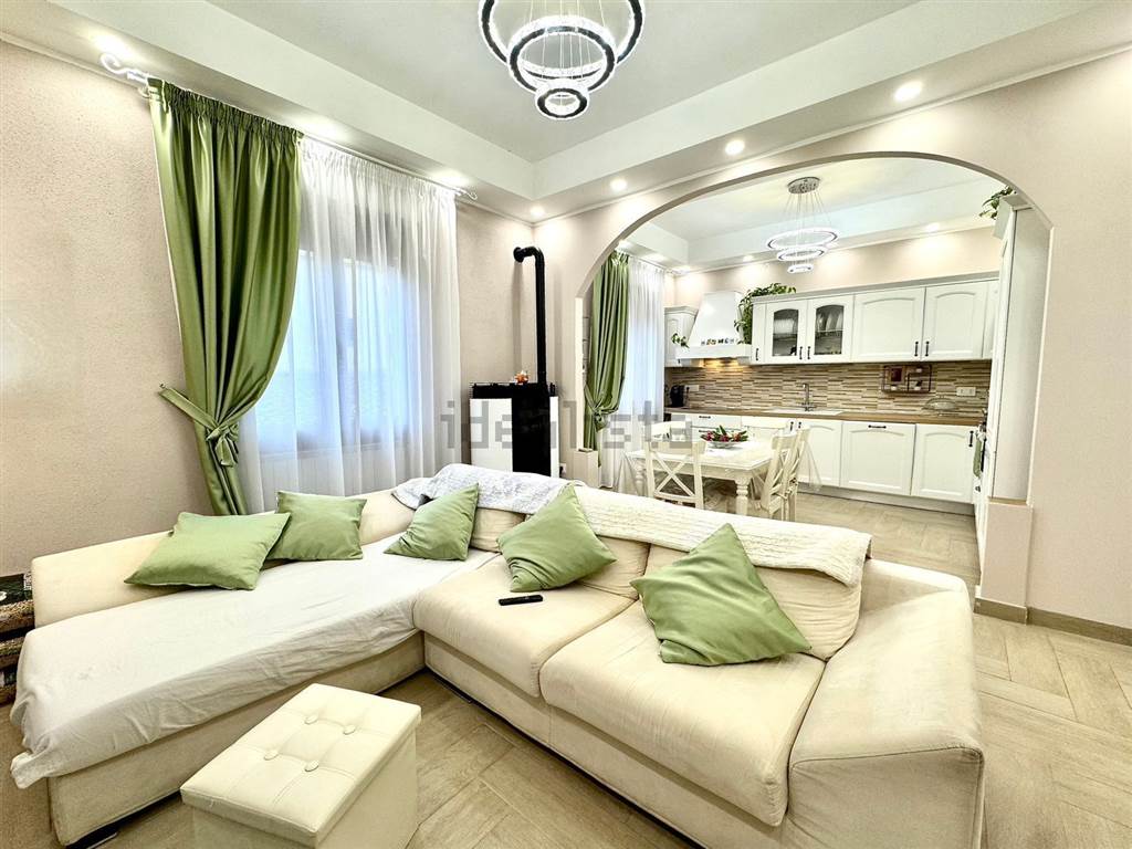 casa indipendente in vendita a Montevarchi
