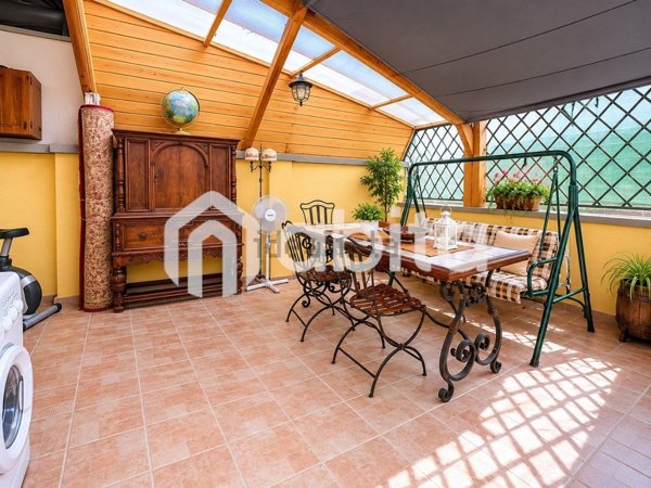 casa indipendente in vendita a Montevarchi