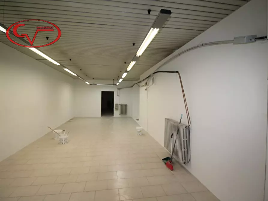 negozio in vendita a Montevarchi