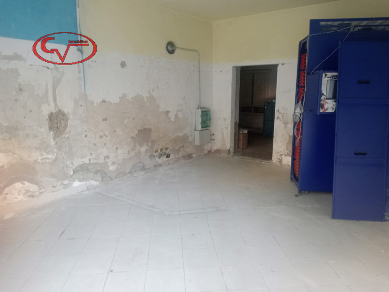 negozio in vendita a Montevarchi in zona Levane