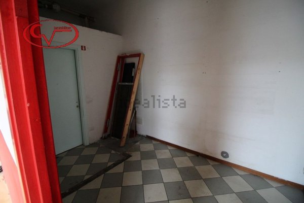 locale di sgombero in vendita a Montevarchi