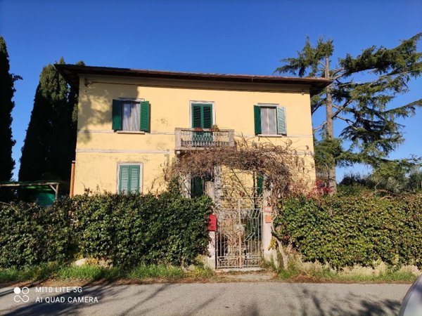casa indipendente in vendita a Montevarchi
