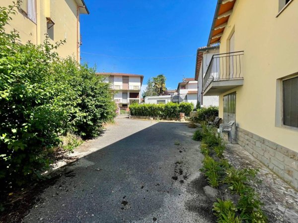 casa indipendente in vendita a Montevarchi