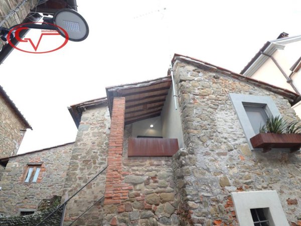 casa indipendente in vendita a Montevarchi in zona Moncioni