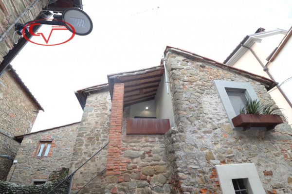 casa semindipendente in vendita a Montevarchi in zona Moncioni