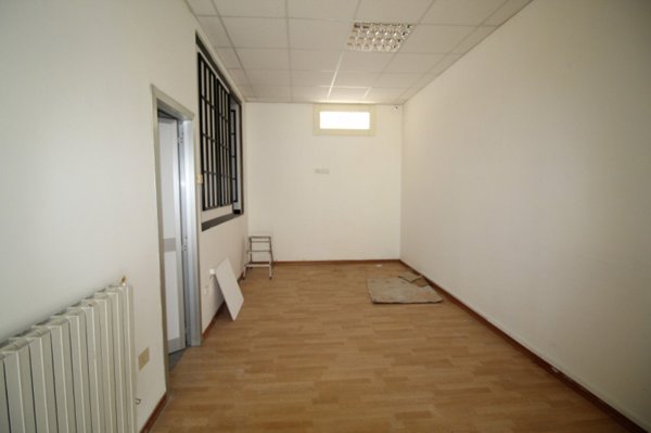negozio in vendita a Montevarchi