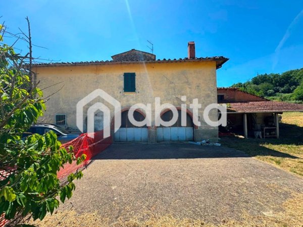casa indipendente in vendita a Montevarchi in zona Levanella